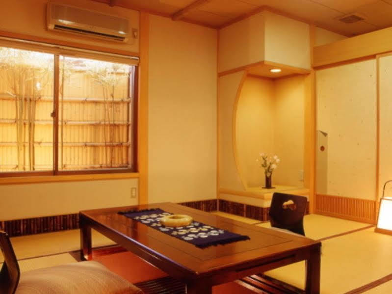 Yugawara Onsen Ryokan Uohan Exteriér fotografie